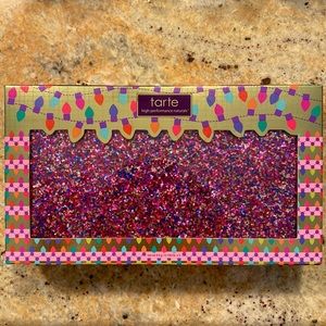 BRAND NEW!! Tarte Cosmetics: Clay Blush Palette & Clutch! Includes mirror!